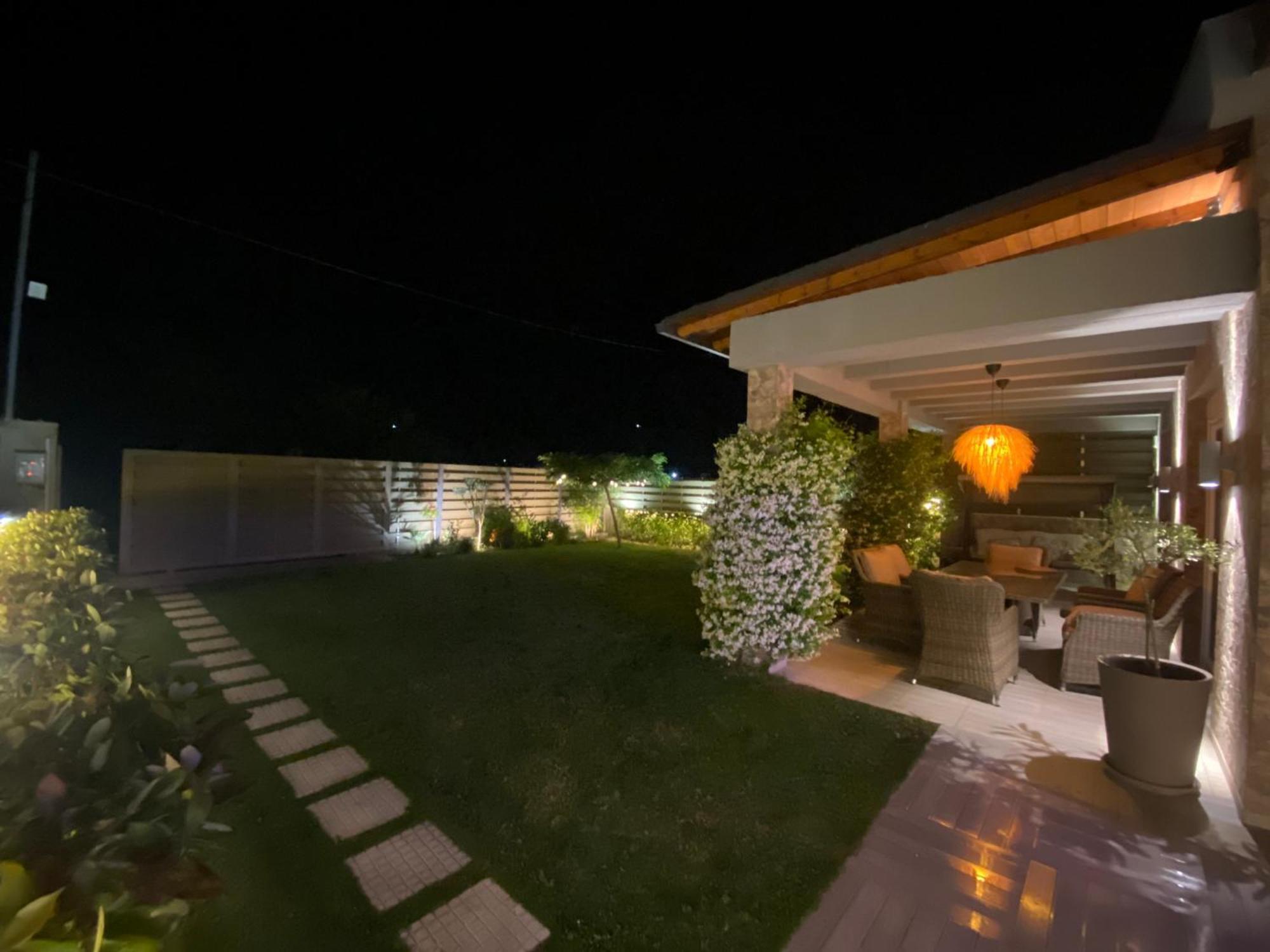 Villa Eli - Luxury Nature Getaway - Strategically Located For Beach Exploration - Onsite Power For Electric Vehicle Fourka Bagian luar foto